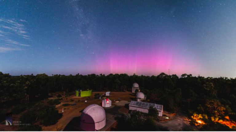 Aurora Australis: Perth Observatory explains cause of sky show that wowed residents as far north as Lancelin