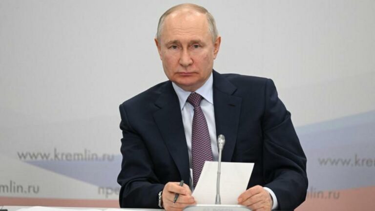 Putin signs law banning sex change in Russia