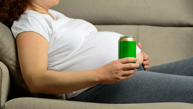 Diet fizzy drinks while pregnant increase risk of condition in babies, study claims