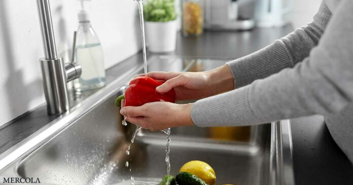 Want an Efficient and Inexpensive Way to Wash Your Produce?
