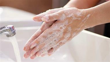 washing hands with cold water
