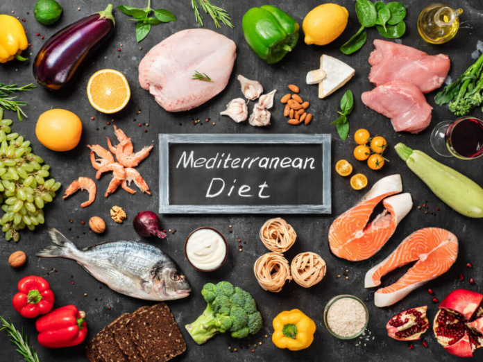 Mediterranean diet leads to a longer life for women, 25-year study reveals
